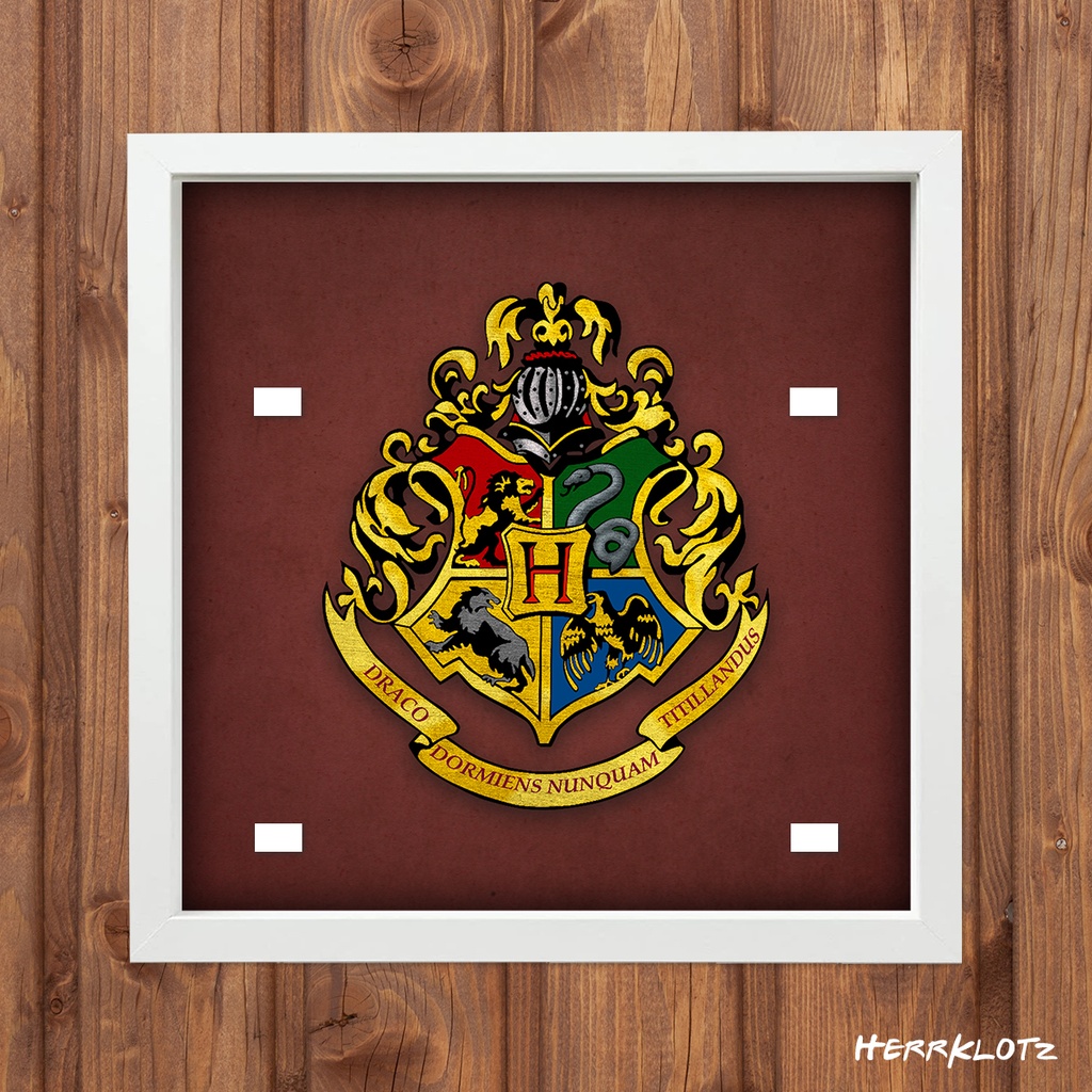 Displayrahmen für LEGO® Harry Potter Minifiguren - Motiv: Hogwarts Wappen (Weiß)